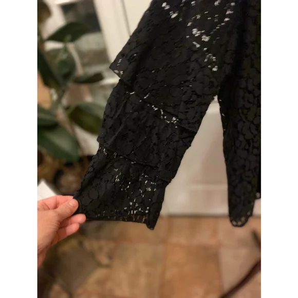 NWOT FEVER LACE TIERED SLEEVE TOP SIZE M - Picture 4 of 6